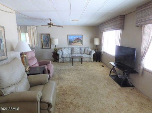 242 72nd Cir, Mesa, AZ 85208-1101