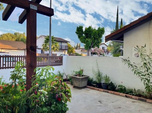 2745 Santiago Dr, Modesto, CA 95354-3235