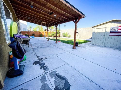 13570 Quartz Way, Lathrop CA  95330-9196 exterior