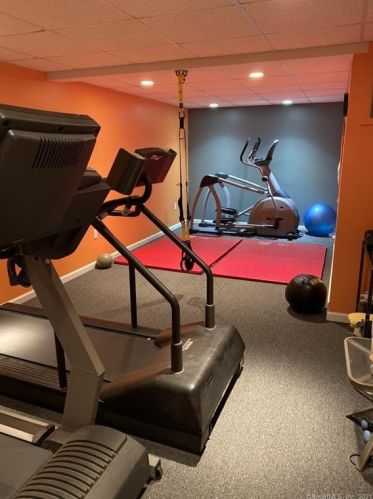 109 Moore Hill Dr, Southington CT  06489-2929 exterior