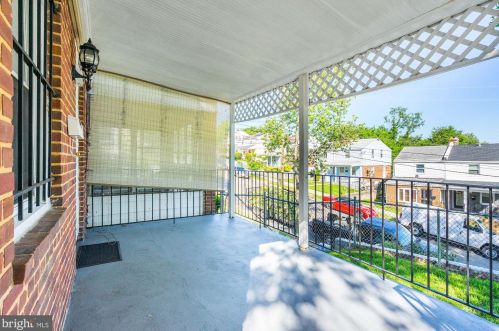 828 50th Pl, Washington, DC 20019-5541