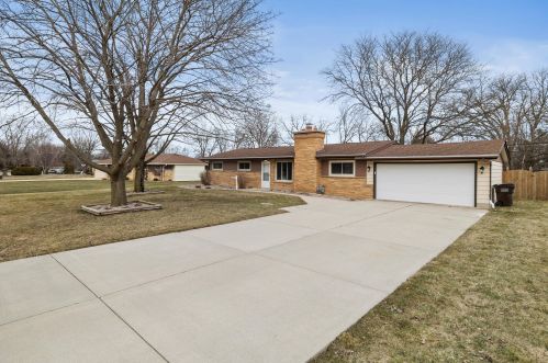 5300 Andrae Dr, Waukesha, WI 53151-8104