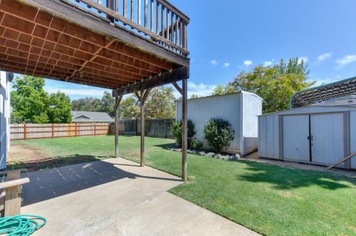 7064 Castle Creek Way, Rio Linda CA  95673-2441 exterior