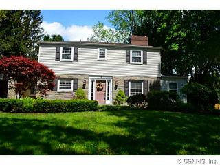 36 Shire Oaks Dr, Pittsford, NY 14534-1549