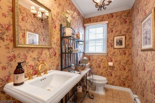 8 Farmstead Ct, Dover NJ  07869-3501 exterior