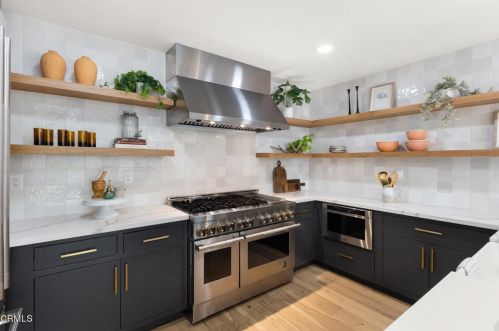 12432 La Maida St, North Hollywood CA  91607-3507 exterior