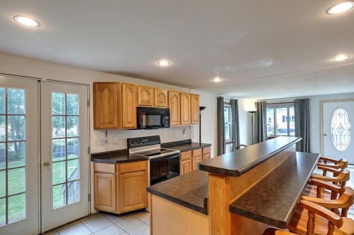 44 Rosemont Ave, Cumberland RI  02864-7519 exterior