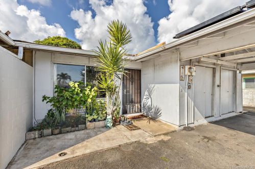 41-559 Inoaole St, Waimanalo, HI 96795