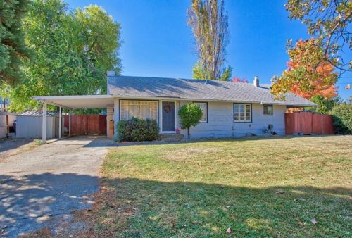710 Talent Ave, Talent, OR