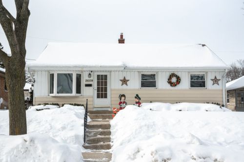 2609 63, Milwaukee WI 53219-2640 exterior