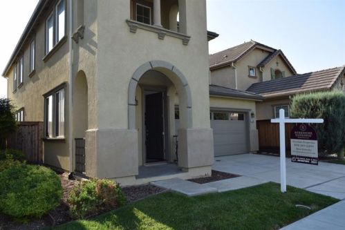 17360 Ferndale St, Lathrop, CA 95330-8821