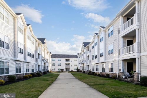 114 Lionheart Ln, West Deptford, NJ 08086-2253