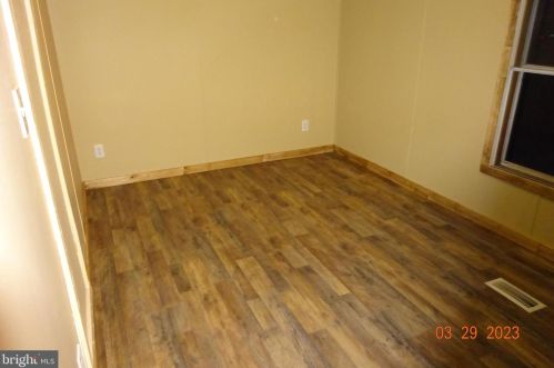 63 Shippensburg Mobile Est, Lees Cross Roads PA  17257-9530 exterior