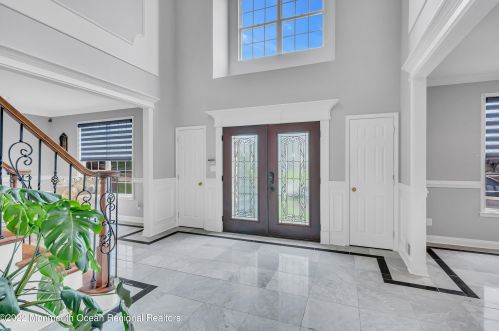 27 Pueblo Ct, Morganville, NJ 07751-2007