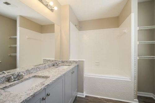 760 Guide Post Ln, Stone Mountain GA  30088-1942 exterior