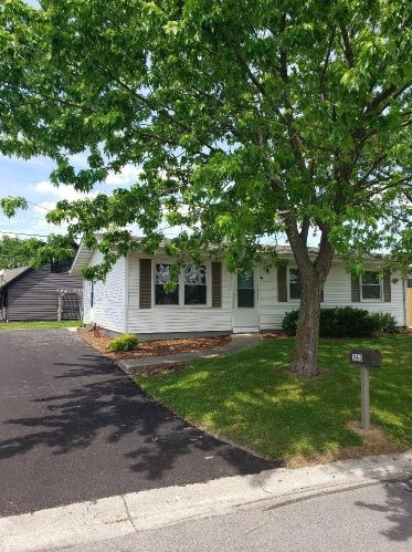 363 Salt Creek Pkwy, Valpo IN  46385-8113 exterior