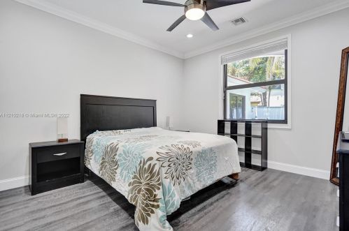 3821 185th Ave, Hollywood FL  33029-2712 exterior