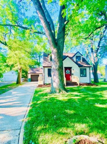 2139 Inner Cir, Hammond IN  46321-3214 exterior