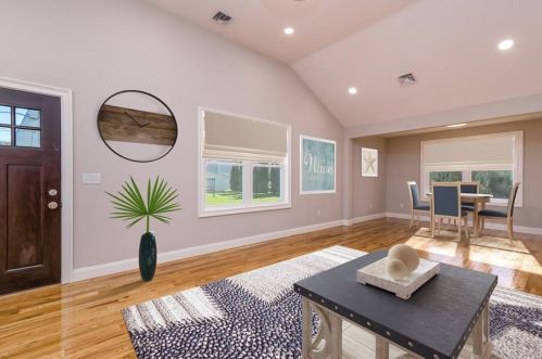 50 Elizabeth Rd, South Kingstown RI  02882-5220 exterior