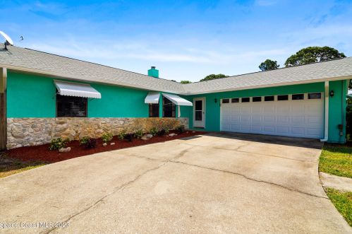 6825 Sandhill Dr, Cocoa, FL 32927-3912