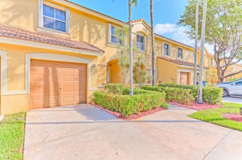 16871 1st St, Hollywood, FL 33027-1002