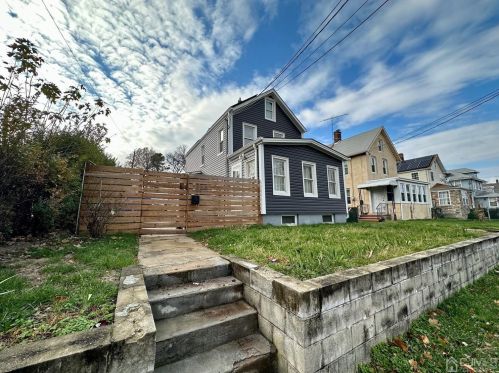 127 Fulton St, Woodbridge NJ  07095-2619 exterior