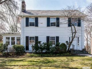 420 Hunt Ln, North Hills, NY 11030-2637