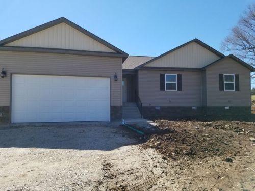 8066 Elm St, Harrison, AR 72601-9143
