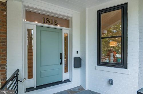 1318 Monroe St, Washington, DC 20017-2509