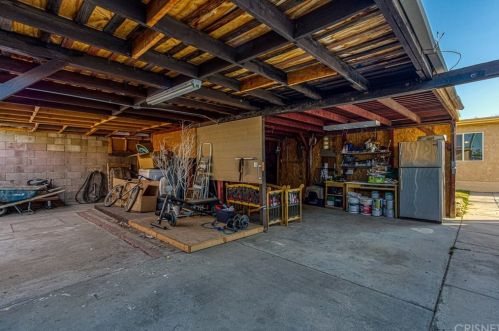 1315 Ivesbrook, Lancaster CA 93534-2108 exterior