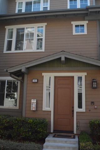 365 Flyers Ln, Tustin, CA 92782-6511
