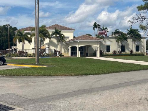 90 Coventry D, West Palm Beach FL  33417-6758 exterior