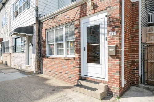 11 17th St, Bayonne, NJ 07002-3683