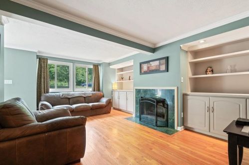 109 Rampart Blvd, New Kensington PA  15068-9348 exterior