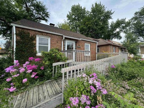 2728 Johnson St, Madison, WI 53704-5041