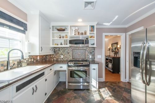 17 Kennedy Rd, Greystone Park NJ  07950-2311 exterior