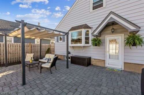 24 Burnham Rd, Greystone Park NJ  07950-1715 exterior