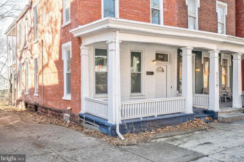 2121 Derry St, Harrisburg, PA 17104-2724