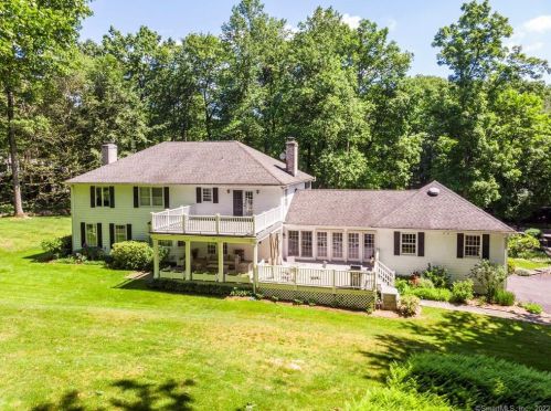 46 Pequot Ln, New Canaan, CT 06840-2020