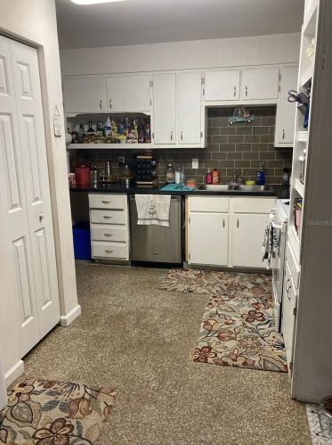 31704 Skyline Dr, Deland, FL 32720-8044