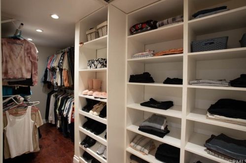 4226 Sepulveda, Van Nuys CA 91402-4305 exterior