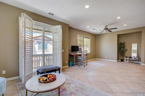 24008 Mariposa Pl, Santa Clarita CA  91354-1880 exterior