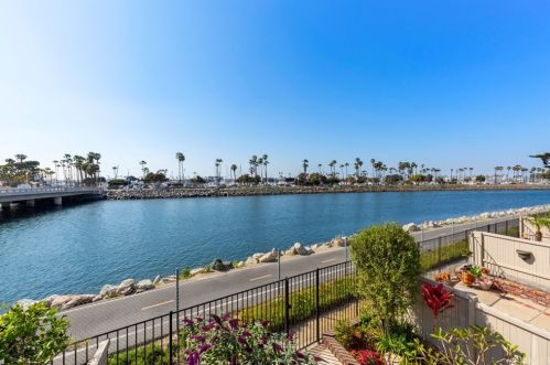 309 Regatta Way, Seal Beach CA  90740-5985 exterior