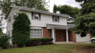 5231 Oakton Ln, Greendale WI  53129-2518 exterior