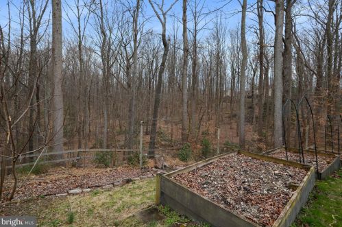 5550 Wide Oak Ct, Woodbridge VA  22192-6036 exterior