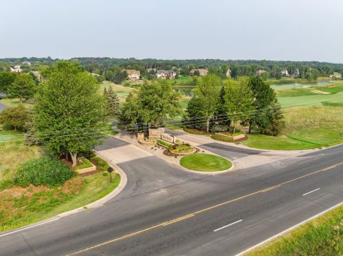 317 Lindsay Rd, Hudson, WI 54016-8068