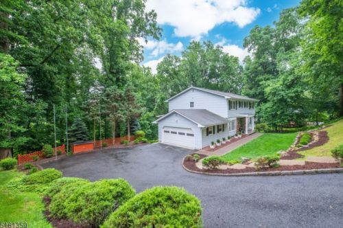 5 Tracy Ln, Greystone Park, NJ 07950-1507