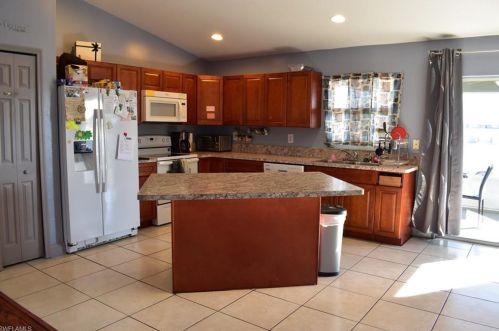 413 16th Pl, Cape Coral, FL 33909-2259