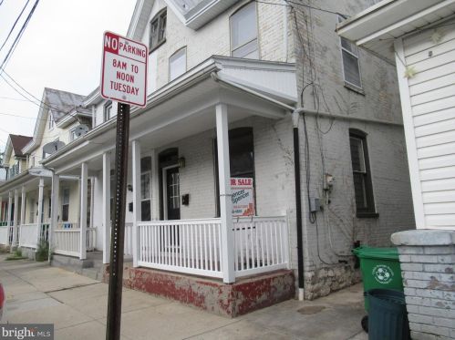 705 Pitt St, Carlisle, PA 17013-1952