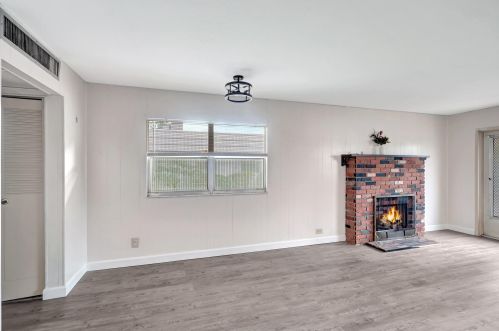 155 Valencia G, Delray Beach FL  33446-2055 exterior